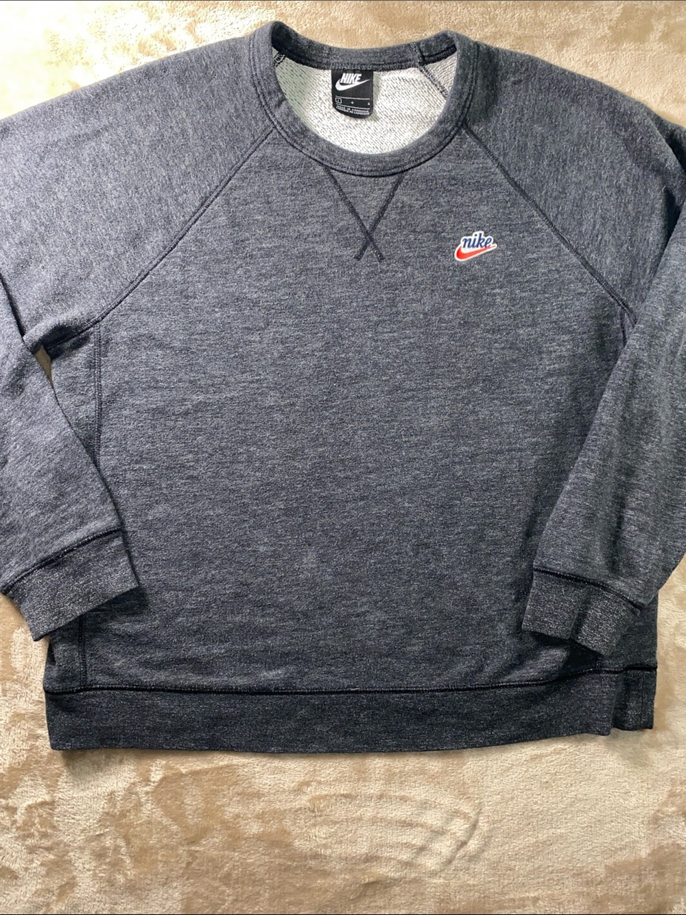 Vintage Nike Men’s Charcoal Heather Crewneck Sweatshirt with Small Logo